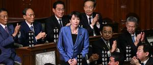 Allein unter Männern: Sanae Takaichi ist Japans erste Premierministerin.