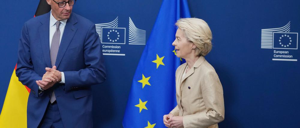 Will Kommissionspräsidentin Ursula von der Leyen konkrete Arbeitsaufträge erteilen: Bundeskanzler Friedrich Merz. (Archivbild)