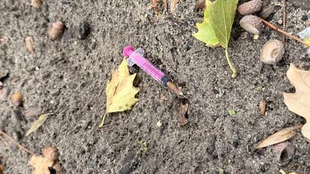 Stichwort "Unterwegs mit den Spritzensammlern in Kreuzberg".