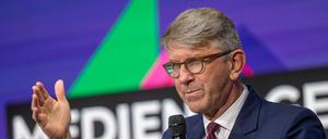 Kultur- und Medienstaatsminister Wolfram Weimer (parteilos) bei seiner Ansprache zum Auftakt der 39. Medientage München. 