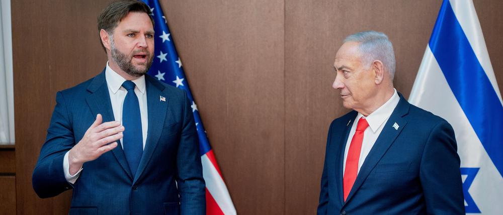 22.10.2025, Israel, Jerusalem: US-Vizepräsident JD Vance (l) trifft sich mit dem israelischen Ministerpräsidenten Benjamin Netanjahu im Büro von Netanjahu in Jerusalem. Foto: Nathan Howard/Pool The New York Times via AP/dpa +++ dpa-Bildfunk +++