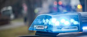 Blaulicht auf einem Einsatzfahrzeug der Polizei (Symbolfoto).