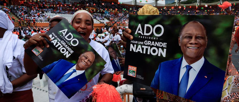 Anhängerinnen von Amtsinhaber Alassane Ouattara, genannt Ado, setzen auf Kontinuität.