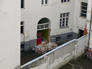 Das baufällige Gebäude in der Bernburger Straße 35. 