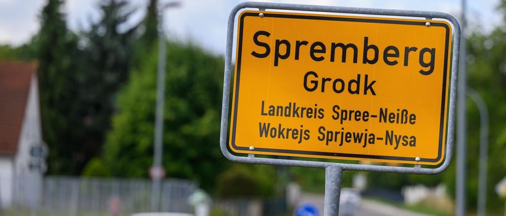 „Wer macht sowas?“, fragt die Stadt Spremberg, nachdem Unbekannte Fensterscheiben am Gebäude einer Grundschule zerstört haben. (Symbolbild)