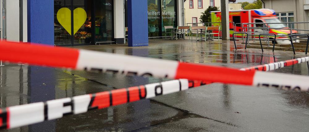 Ein 16-Jährigen wird brutal niedergestochen. Streit mit dem mutmaßlichen Täter gab es vorher laut Ermittlern nicht.