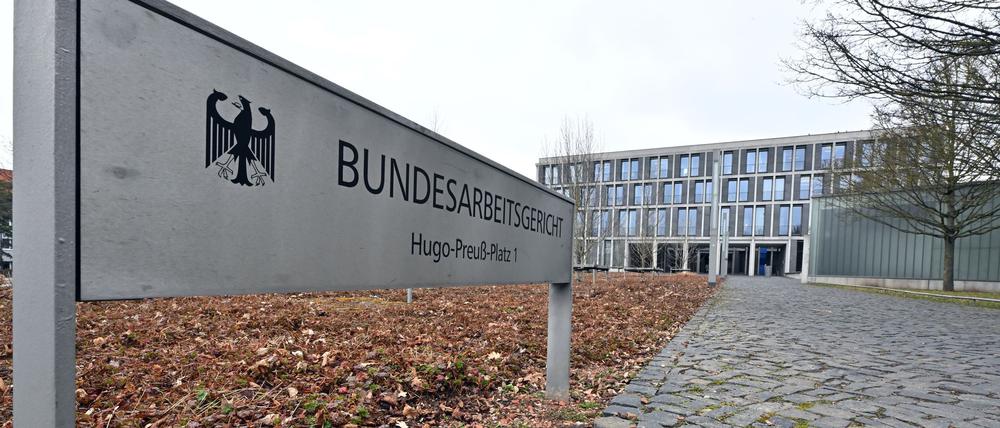 Das Bundesarbeitsgericht verhandelt über Lohngerechtigkeit zwischen Frauen und Männern (Illustration).