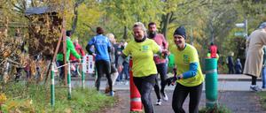Teilnehmer der AOK-Heldenstaffeln beim Teltowkanal-Halbmarathon 2019.