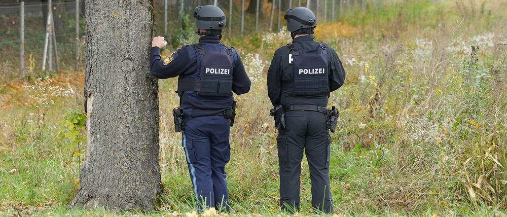 Polizisten ermittelten am Tag nach dem Vorfall zur Ursache und dem genauen Hergang.