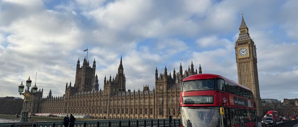 Im britischen Parlament soll es zunächst keine Debatte über die Verwicklung von Prinz Andrew in den Missbrauchsskandal um den verstorbenen US-Multimillionär Jeffrey Epstein geben. (Symbolbild)