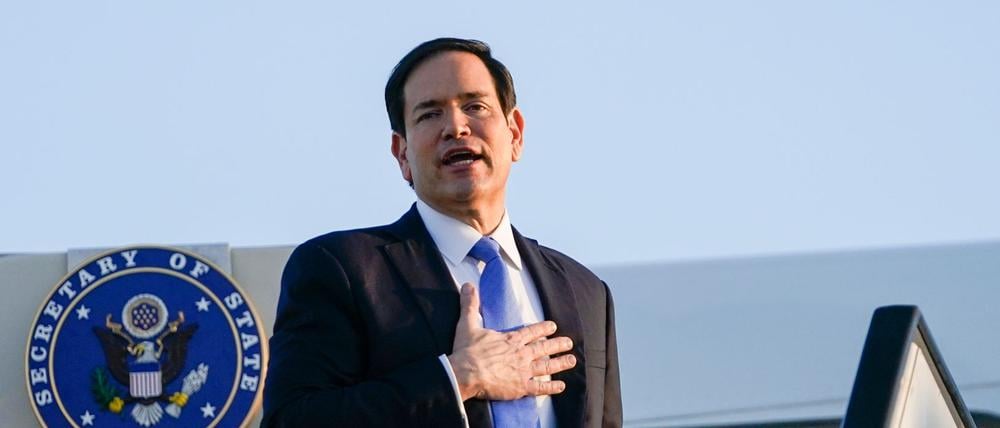 US-Außenminister Marco Rubio gestikuliert am internationalen Flughafen Ben-Gurion (Archivbild).