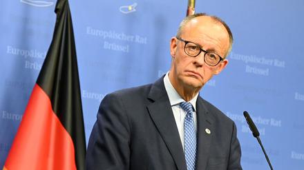 Friedrich Merz (CDU spricht nach dem EU-Gipfel bei einer Pressekonferenz.