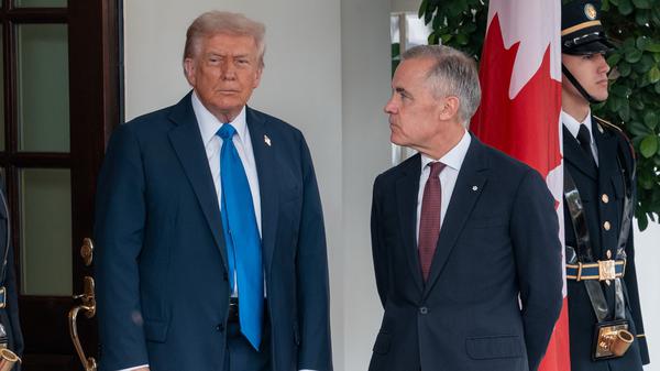 US-Präsident Donald Trump (l) empfängt den kanadischen Premierminister Mark Carney im Weißen Haus. 