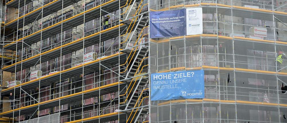 Der Hochbau hat sich im August erholt. Die Unternehmen sammelten mehr Aufträge ein.