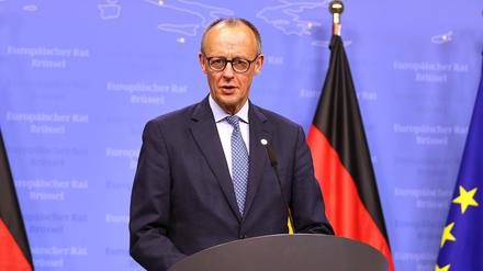 Da war er sich seiner Sache noch sicher: Bundeskanzler Friedrich Merz (CDU) auf der Pressekonferenz am Donnerstagabend im Brüsseler EU-Ratsgebäude.