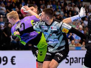Fabian Wiede (vorn) hat sich in Veszprem verletzt.