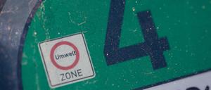 Mit einer Umweltplakette dürfen alle Umweltzonen ohne Einschränkung befahren werden.