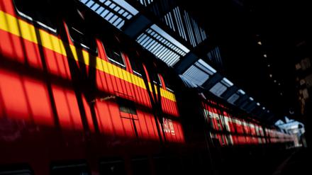 Ab dem 28. November soll die RE1 zwischen Magdeburg und Berlin wieder durchfahren. (Symbolbild)