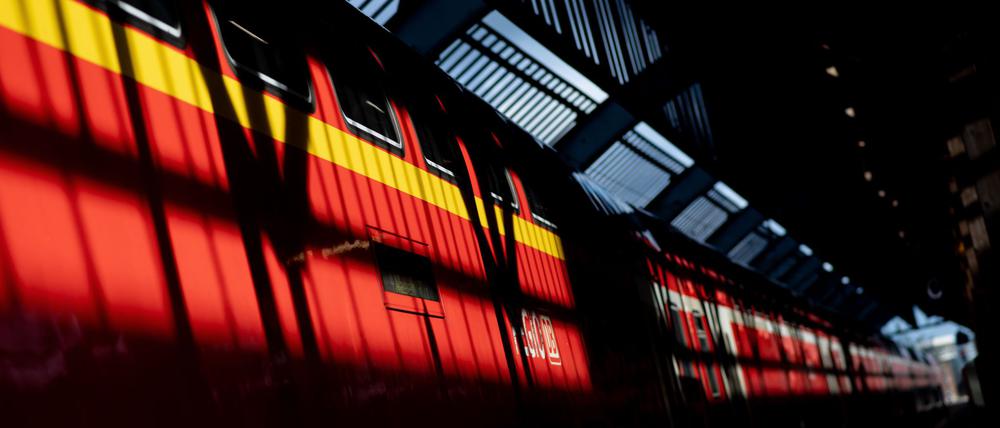 Ab dem 28. November soll die RE1 zwischen Magdeburg und Berlin wieder durchfahren. (Symbolbild)