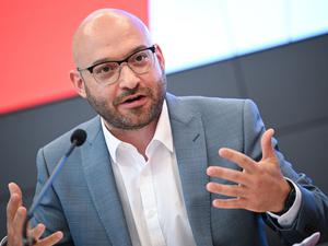 In Deutschland wird wieder über ein allgemeines Pflichtjahr für junge Menschen diskutiert. Brandenburgs Innenminister René Wilke ist dafür. (Archivbild) 