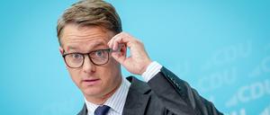 Carsten Linnemann, CDU-Generalsekretär, gibt eine Pressekonferenz.