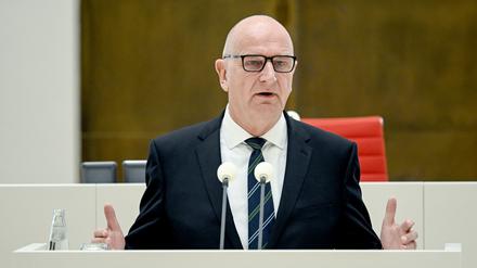 Brandenburgs Ministerpräsident Dietmar Woidke (SPD) will als SPD-Abgeordneter auch vor Ort ansprechbar bleiben (Archivbild).