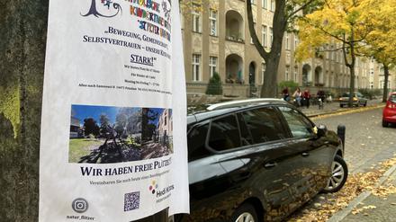 Mehr als jeder vierte Kitaplatz in Potsdam ist frei. Kitas werben auch mit Aushängen um Familien.
