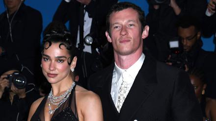May 5, 2025, New York, Ny, United States: Dua Lipa and Callum Turner attend the 2025 Met Gala Celebrating Superfine: Tailoring Black Style at Metropolitan Museum of Art in New York. May 5, 2025. New York United States - ZUMAp281 20250505_zea_p281_639 Copyright: xPhotoxImagexPressx