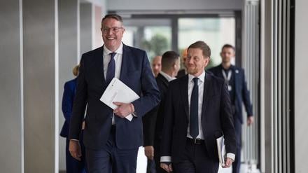 Der Vorsitzende der Ministerpräsidentenkonferenz Alexander Schweitzer (SPD) und sein Vize, Michael Kretschmer (CDU) sehen sich als „Möglichmacher“. 