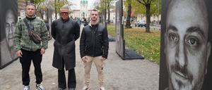 In Berlin-Charlottenburg wurde die Ausstellung "Black Shabbat" mit Porträts israelischer Terroropfer eröffnet.