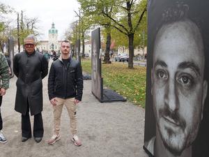 In Berlin-Charlottenburg wurde die Ausstellung "Black Shabbat" mit Porträts israelischer Terroropfer eröffnet.