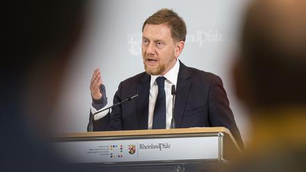 Michael Kretschmer (CDU), Ministerpräsident von Sachsen, spricht auf der Abschlusspressekonferenz der Ministerpräsidentenkonferenz in Mainz.