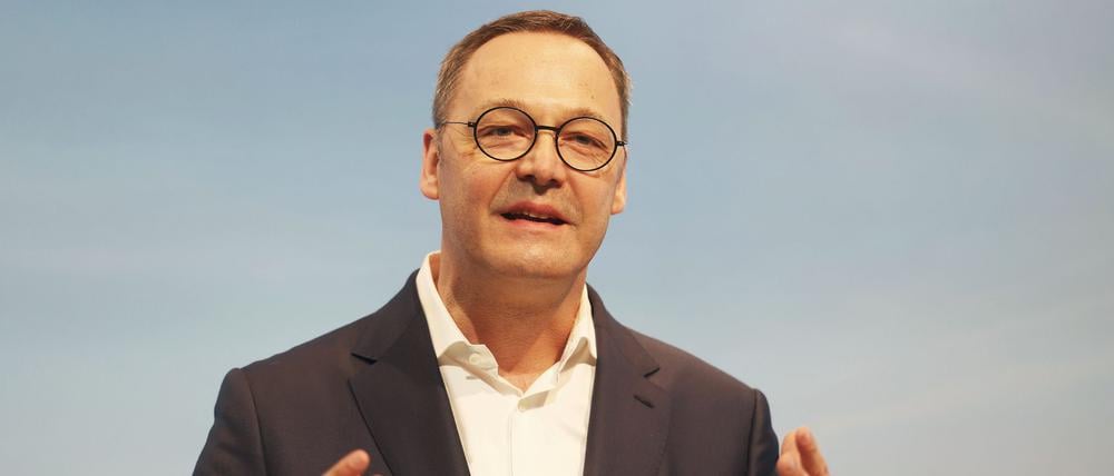 Bernhard Osburg wird neuer Chef der Bahn-Güterverkehrstochter DB Cargo. (Archivbild)