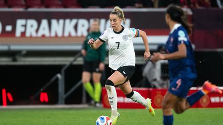 Giulia Gwinn trieb das DFB-Team durchgehend an und feierte auch fußballerisch ein überzeugendes Comeback.
