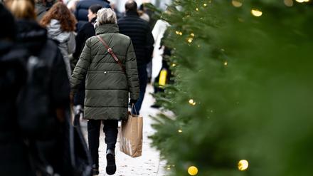 In sechs Wochen beginnt die Adventszeit. An zwei Adventssonntagen sind in Berlin Geschäfte geöffnet. (Archivbild)