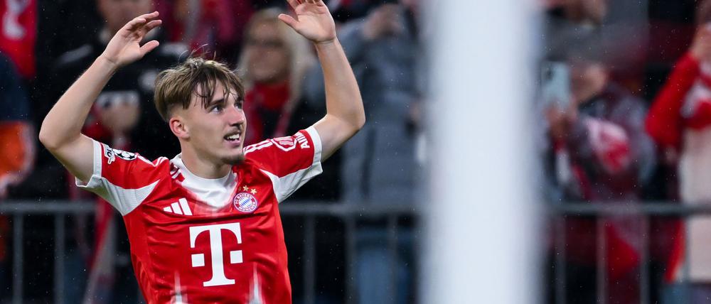 Darf er wieder spielen - und jubeln? Bayern-Talent Lennart Karl.
