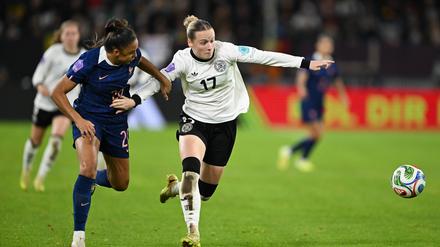 Delphine Cascarino sah gegen die deutsche Abwehr um Franziska Kett kaum einen Stich.