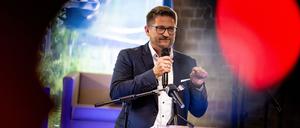 Der AfD-Landesvorsitzende René Springer macht Wahlkampf vor der Oberbürgermeisterwahl in Brandenburg an der Havel. 