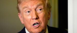 US-Präsident Trump kündigt zusätzliche Zölle gegen Kanada an. 