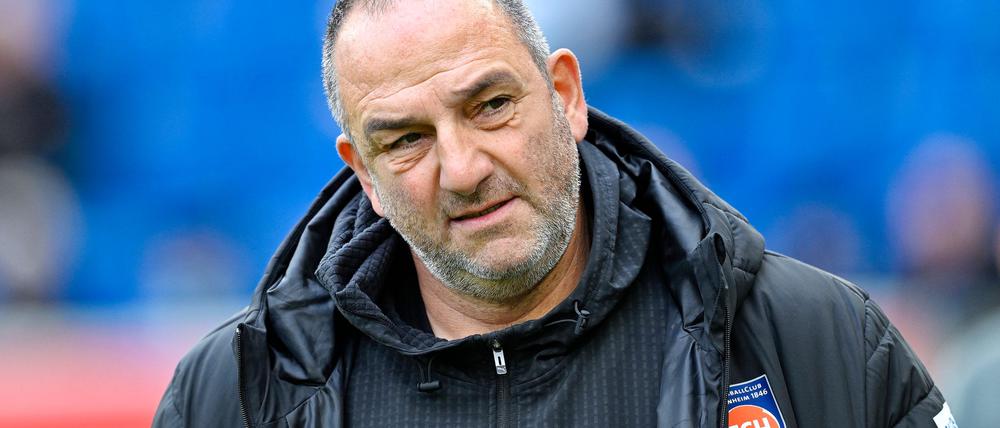 Tief frustriert: Heidenheims Trainer Frank Schmidt nach der Niederlage bei Hoffenheim.