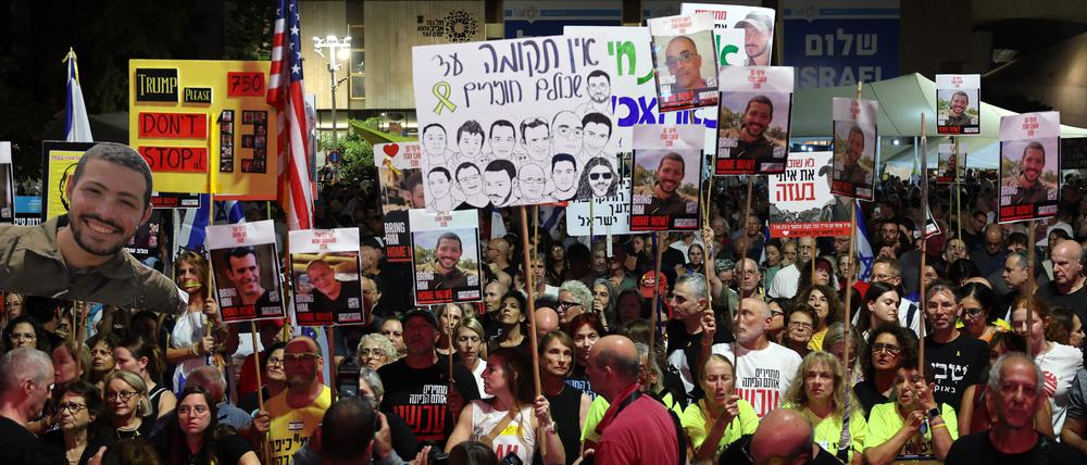 Massendemo in Tel Aviv.