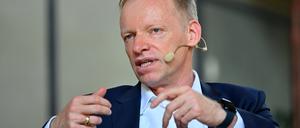 Der Chef des Ifo-Instituts, Clemens Fuest, spricht bei einer Veranstaltung.