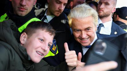 Laut Umfragen dürfte Geert Wilders mit seiner rechtspopulistischen Partei in den Niederlanden gewinnen.