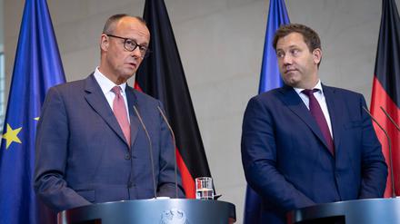 Bundeskanzler Friedrich Merz (CDU, links) und Vizekanzler Lars Klingbeil (SPD).