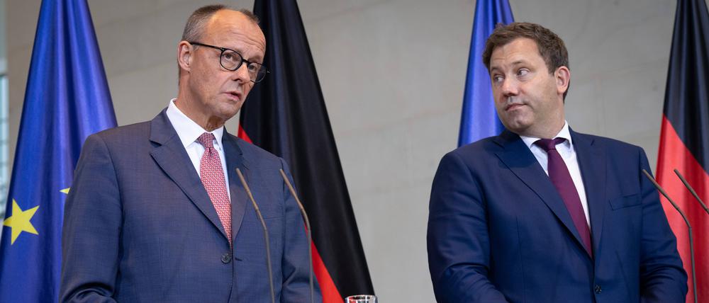 Bundeskanzler Friedrich Merz (CDU, links) und Vizekanzler Lars Klingbeil (SPD).