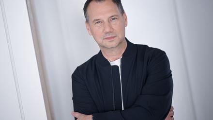 Sebastian Fitzek ist bekannt für seine spannungsgeladenen Psychothriller (Archivbild).