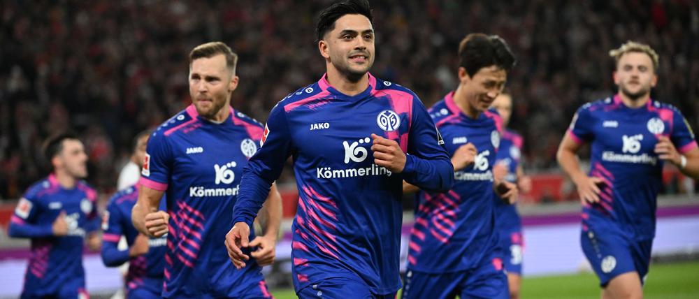Amiri (M.) hatte nach seinem Treffer vor den Stuttgarter Fans gejubelt.