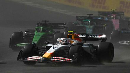RB's New Zealander driver Liam Lawson races during the Mexico City Formula One Grand Prix at the Hermanos Rodriguez racetrack in Mexico City on October 26, 2025. (Photo by Carl DE SOUZA / AFP)