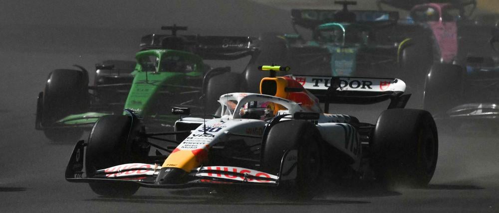 RB's New Zealander driver Liam Lawson races during the Mexico City Formula One Grand Prix at the Hermanos Rodriguez racetrack in Mexico City on October 26, 2025. (Photo by Carl DE SOUZA / AFP)