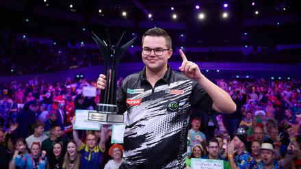 Van Veen ist der jüngste Darts-Europameister.